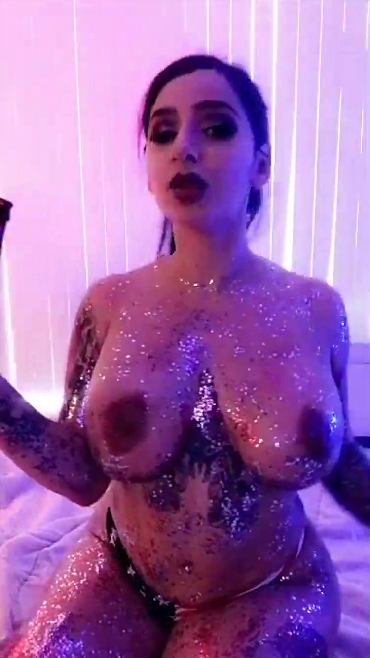 Cassie Curses 4th july dildo snapchat premium porn videos