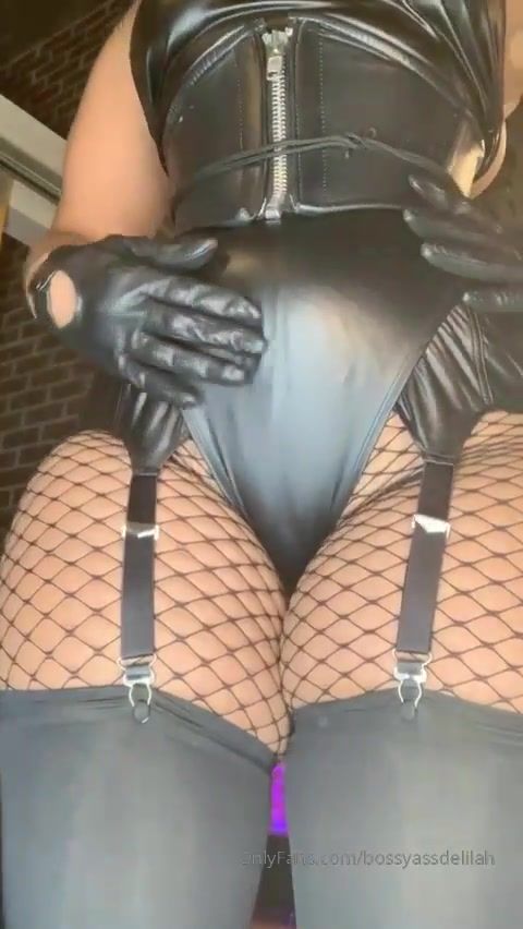 bossyassdelilah welcome to your new job at 5hithead inc https www. xxx onlyfans porn videos