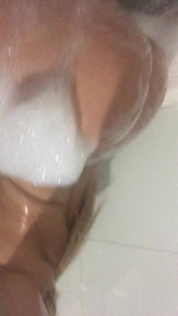 Swedish Bella Come in to the bubbles with me onlyfans porn videos