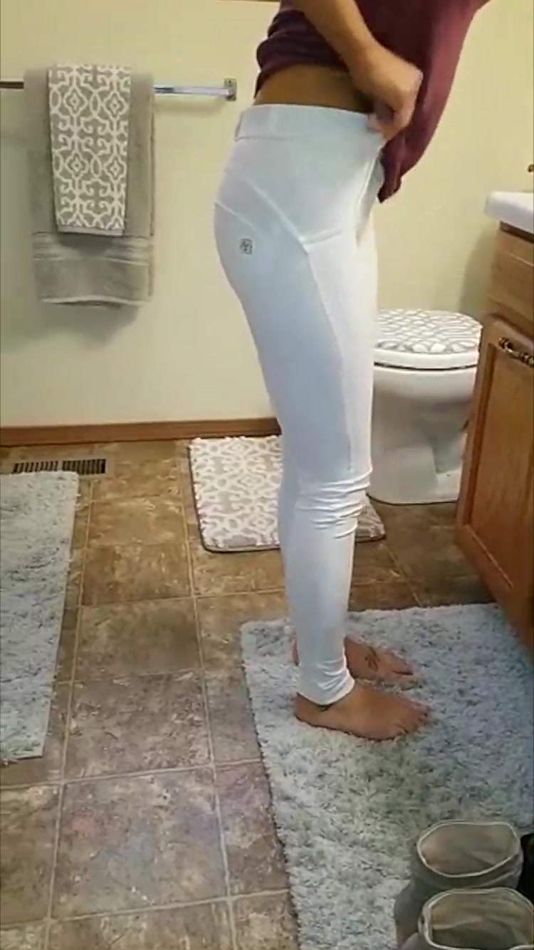 Krystal A Fit quick bathroom pussy view snapchat premium porn videos