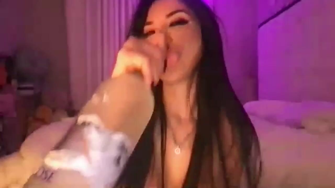 Lexivixi Ass and tits tease 31-10-21