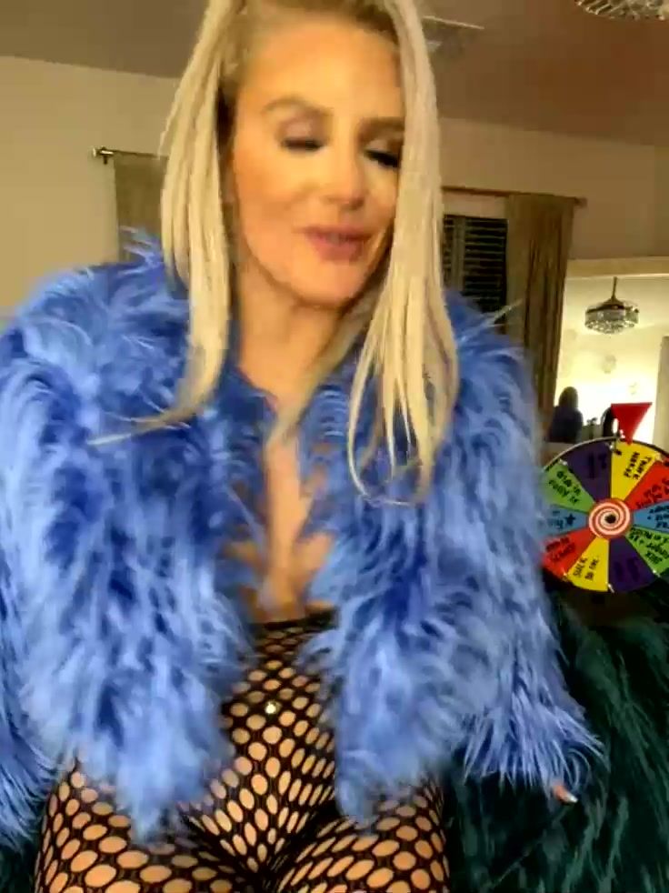 linnymaee 08 12 2020 You all always ask me to go live You all always vote xxx onlyfans porn