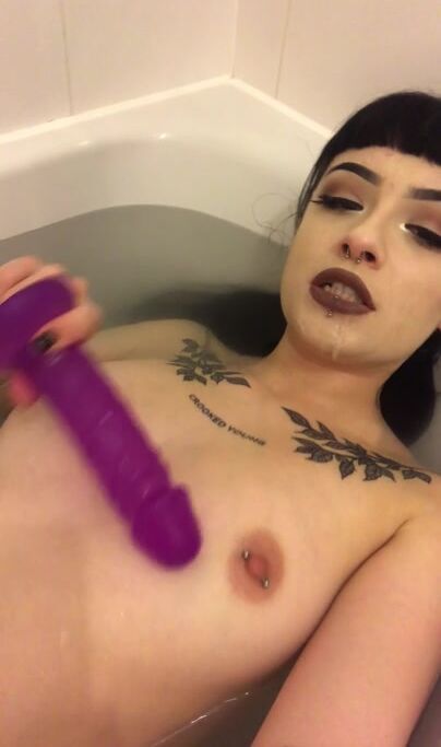 little_br4t-06-12-2018-3997169-look daddy i was playing with my toy in the bath xxx onlyfans porn videos