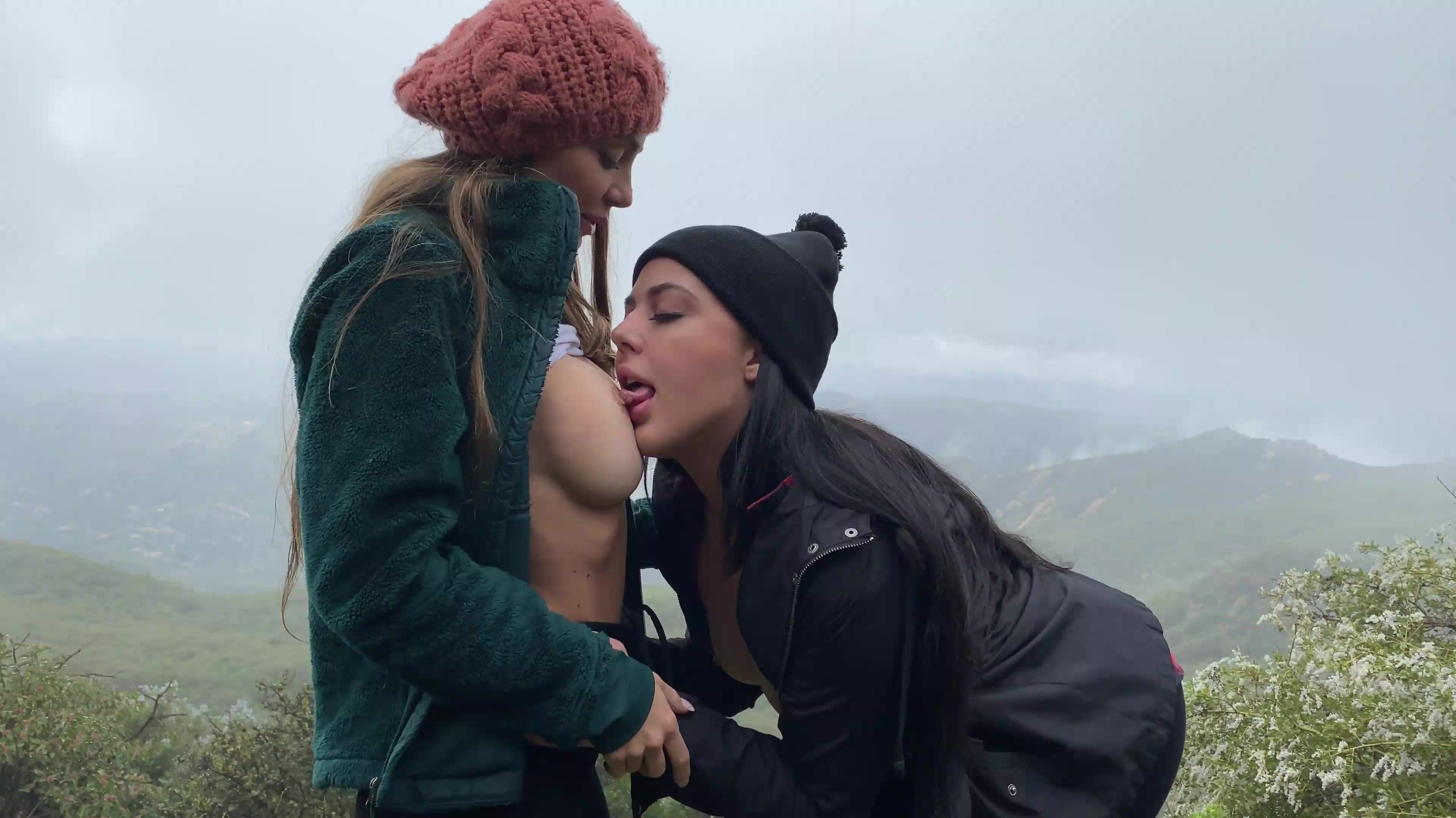 whitneywrightxxx_Fun with Abigail Mac on a hike_15579914 xxx onlyfans porn