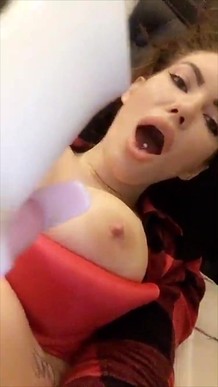 Viking Barbie vib hard orgasm snapchat premium porn videos