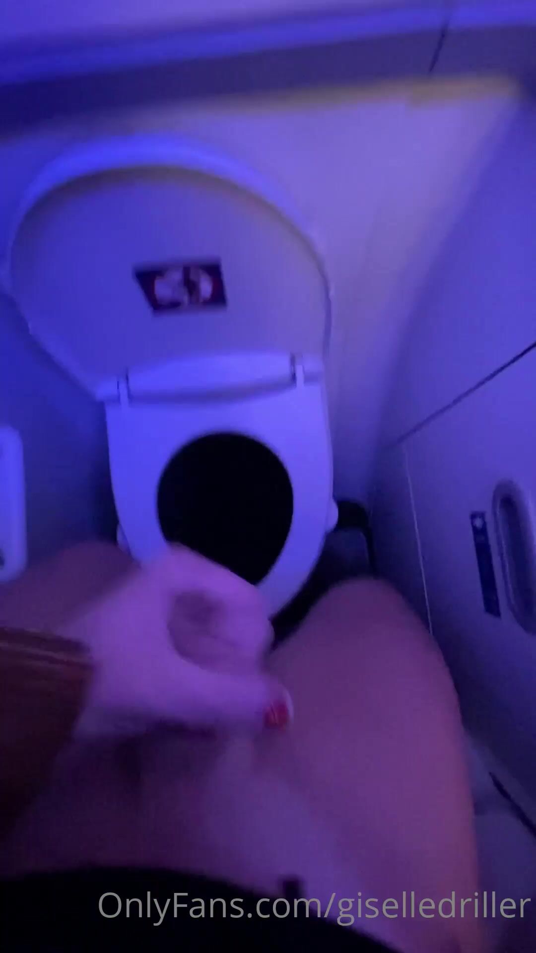 giselledriller 27 11 2020 1328147602 jerking off in the plane s bathroom i flew home f onlyfans xxx porn videos