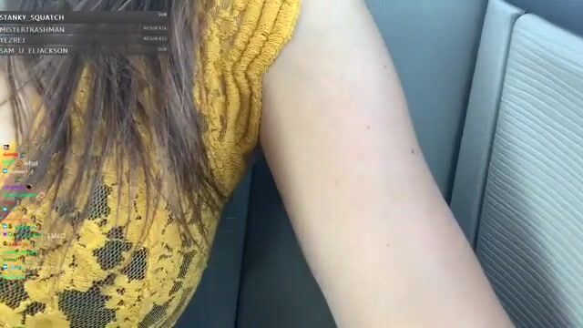 twitch streamer marie bx hides stream w/ her tits