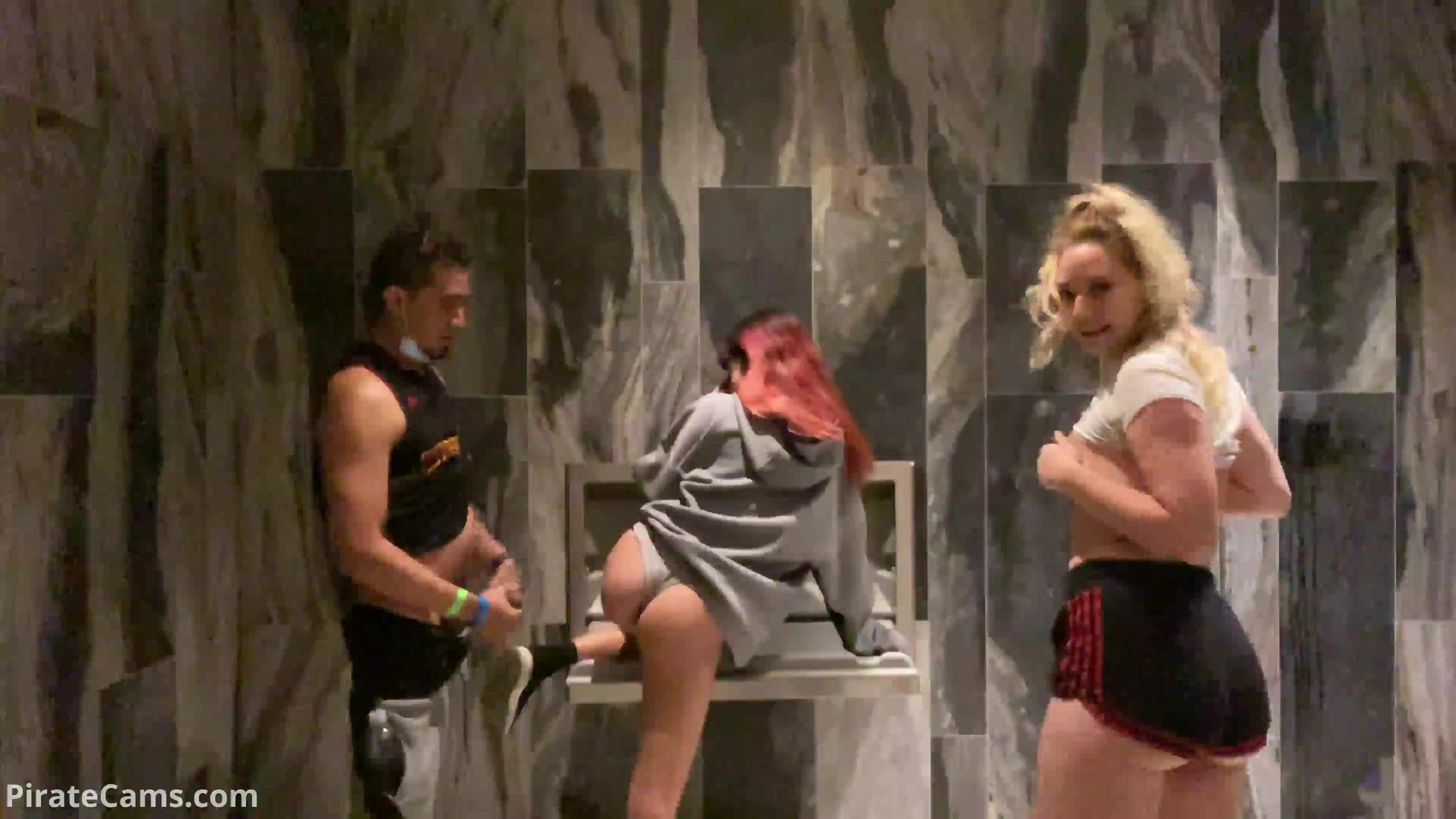 ManyVids BrunoDickemz 3SOME IN CASINO BATHROOM