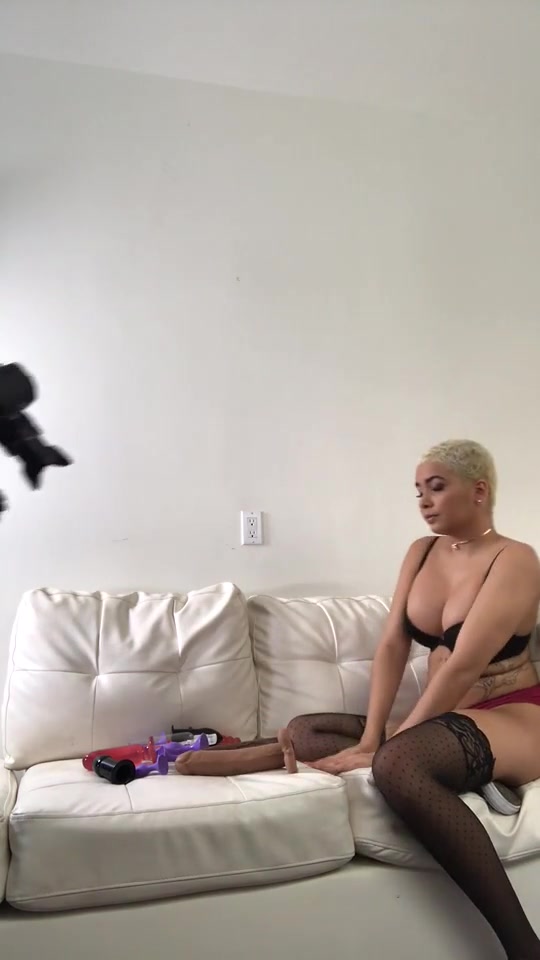 Aaliyah Hadid getting ready set with anal plug - OnlyFans free porn