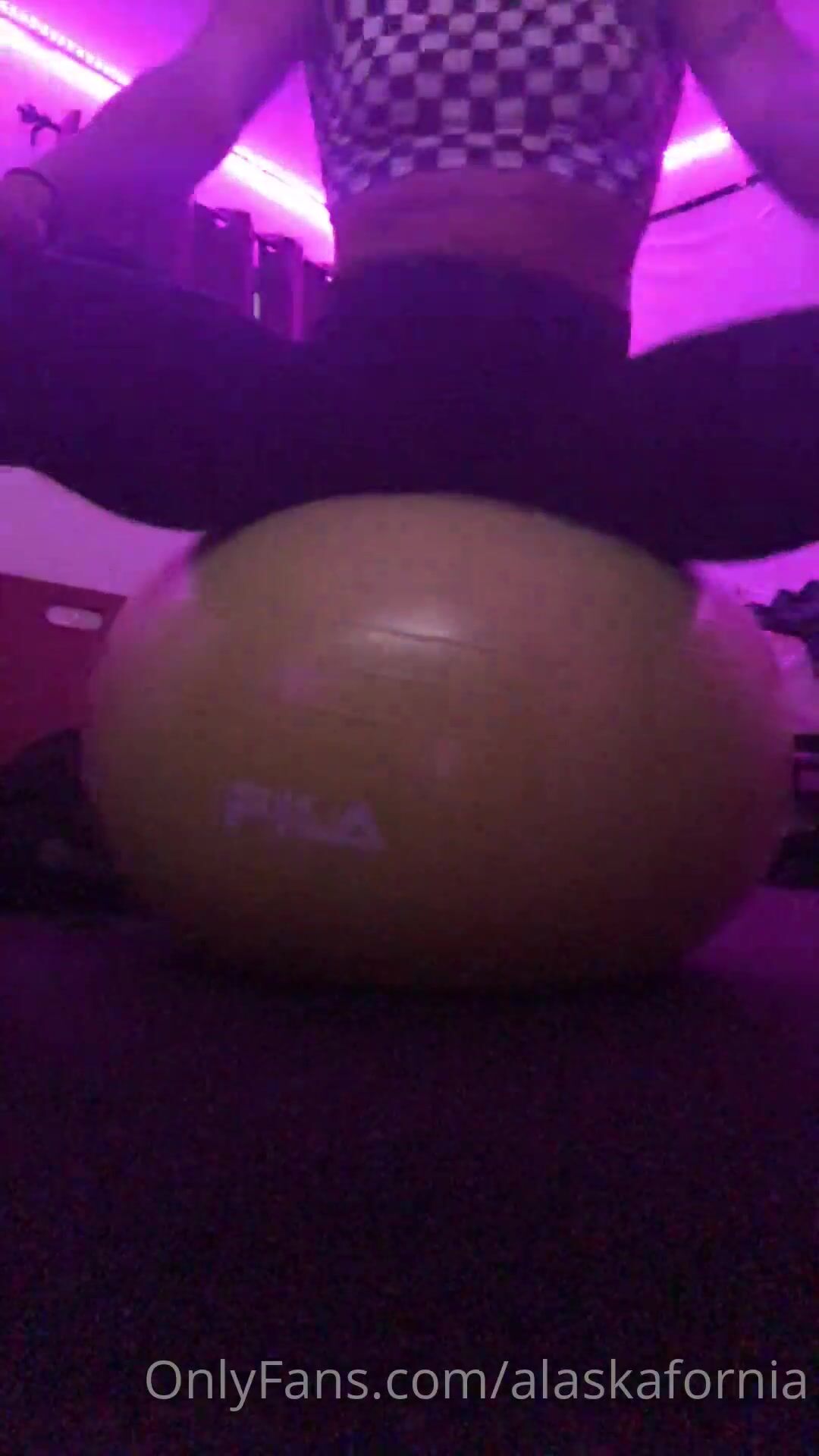 alaskafornia just playin around on my new fitness ball onlyfans leaked video