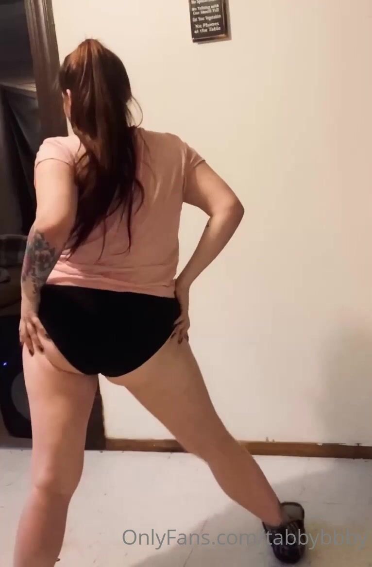 tabbybbby twerking booty shaking & dancing a special treat to my free fans come s onlyfans xxx videos