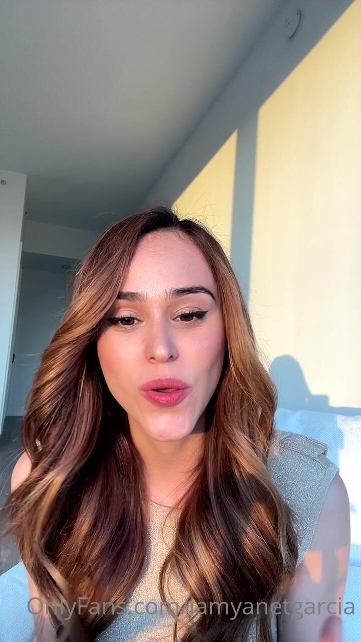 Yanet Garcia 011