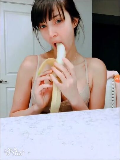 cincinbear banana nsfw snapchat tease xxx videos