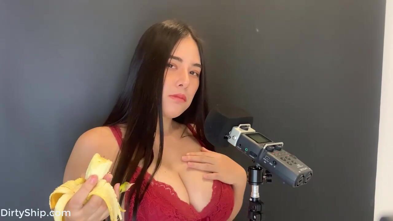 asmr wan sucking a banana videos leaked