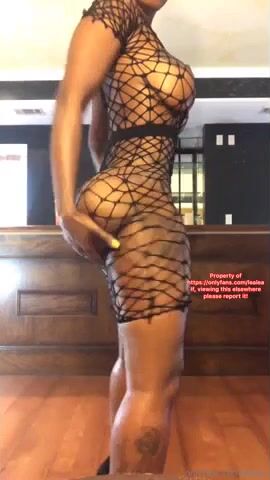 Sweetlealea shakin her phat ass in fishnets