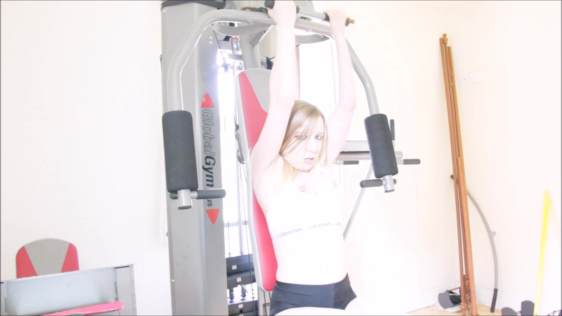 sophieshox jerk it while i work it xxx video