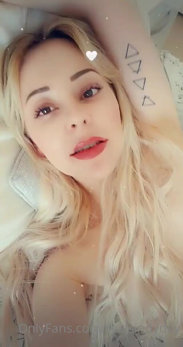 OnlyFans Sindy Squirts 18 yo Pussy @realsindyday part1 (342)