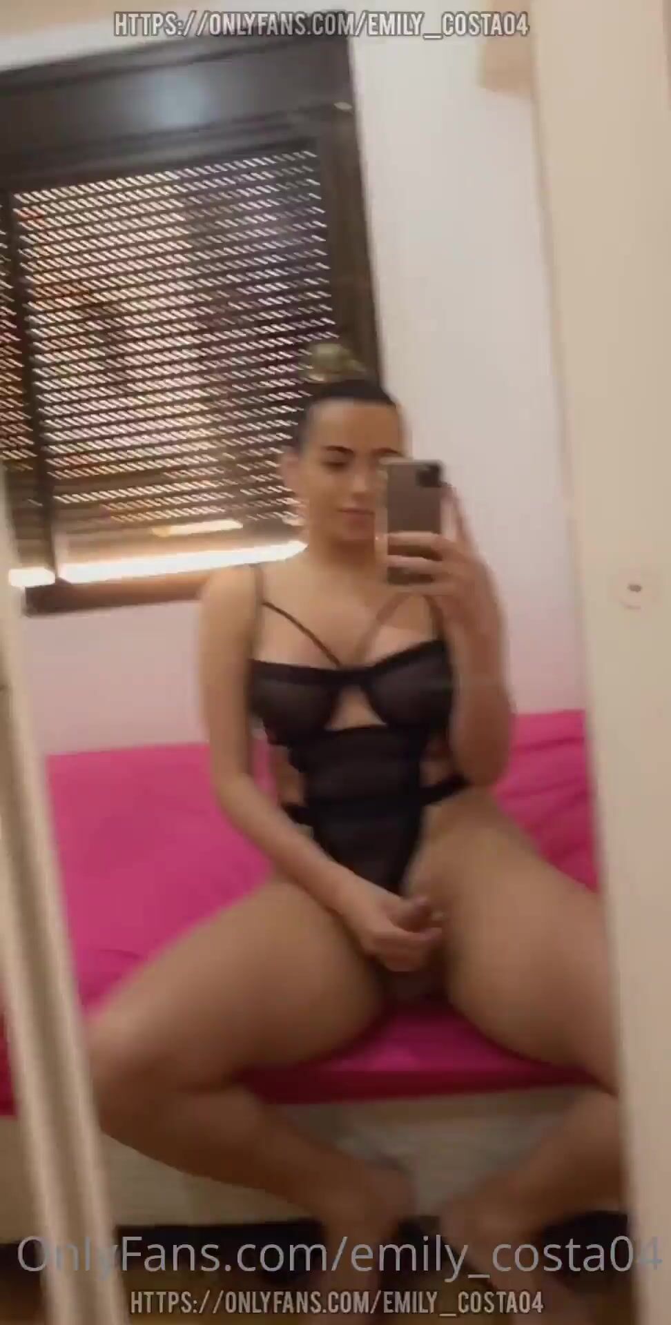 emilynarizinho waiting for the boy to make a video onlyfans leaked