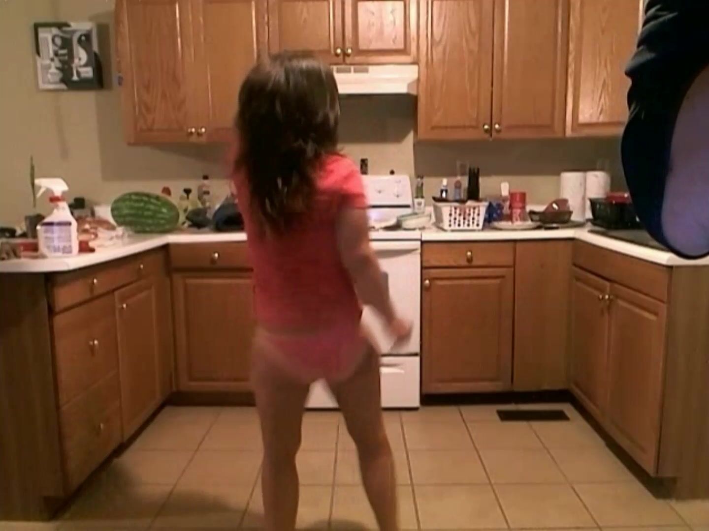 lovelyliv kitchen twerking 2 xxx video