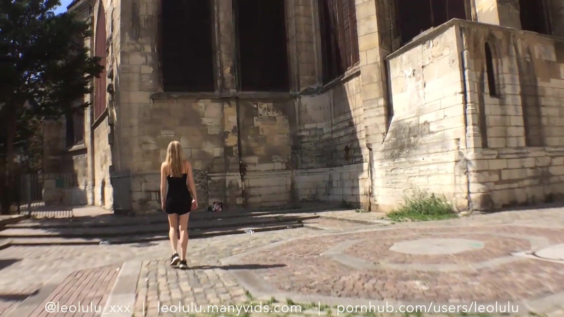 Leolulu - Manyvids - Flashing In Paris