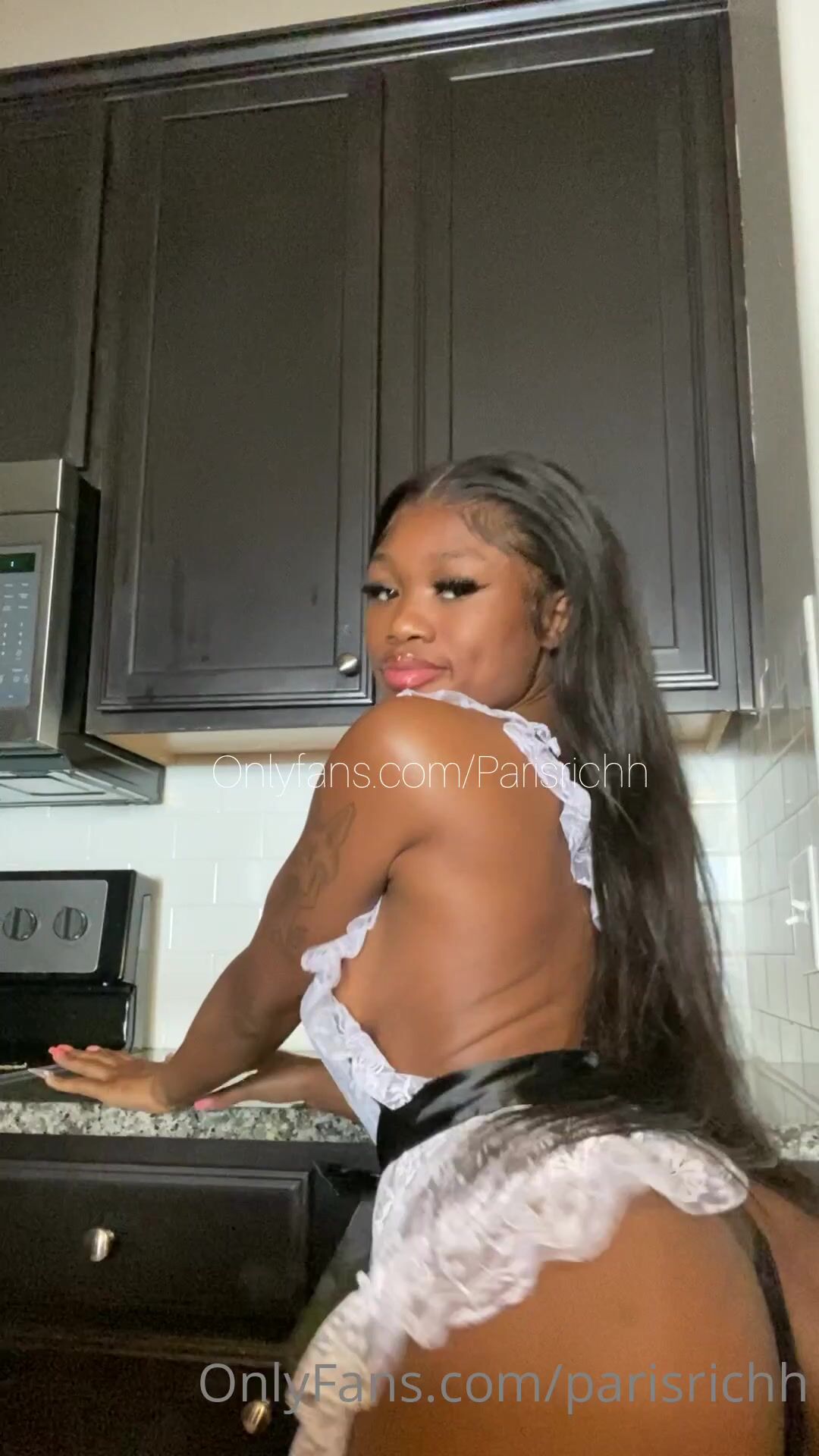 parisrichh Who wants me to clean there house xxx onlyfans porn video