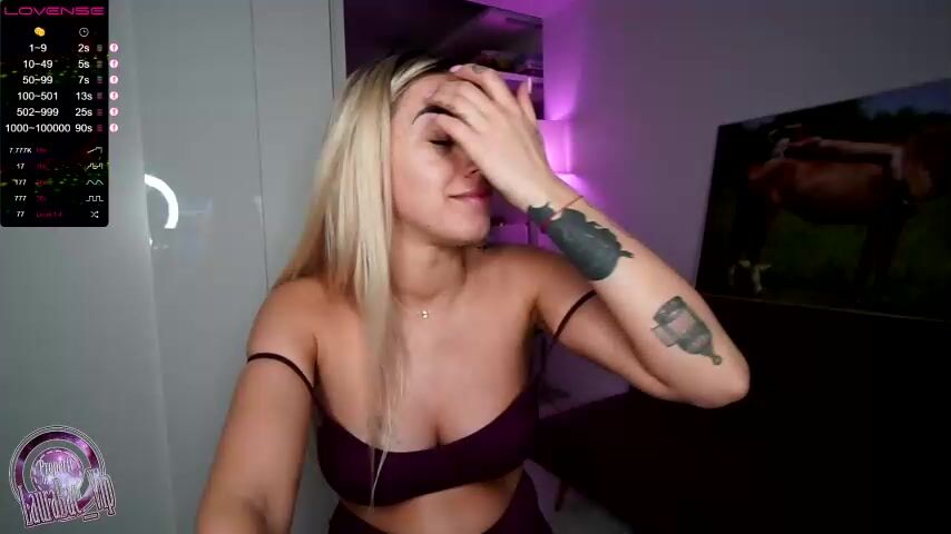 laurabae_ Chaturbate nude cams