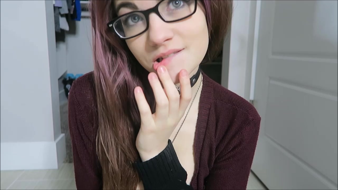 XMissMoxxiX small dildo pussy play - fire witch MFC nude webcam videos