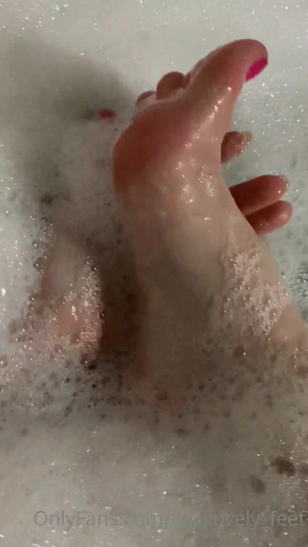 my lovely feet cum join me in the bath. xxx onlyfans porn video