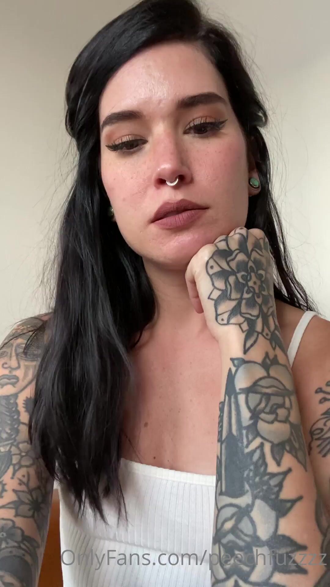 Peechfuzzzz do you like dirty talk check out tonight s video xxx onlyfans  porn videos
