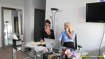 Anikka Albrite Peta Jensen - Friendly fondling