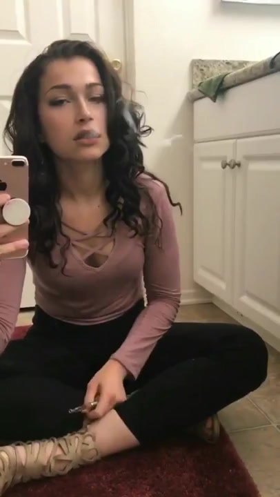 Jennifer Jacobs smokes premium free cam snapchat & manyvids porn videos