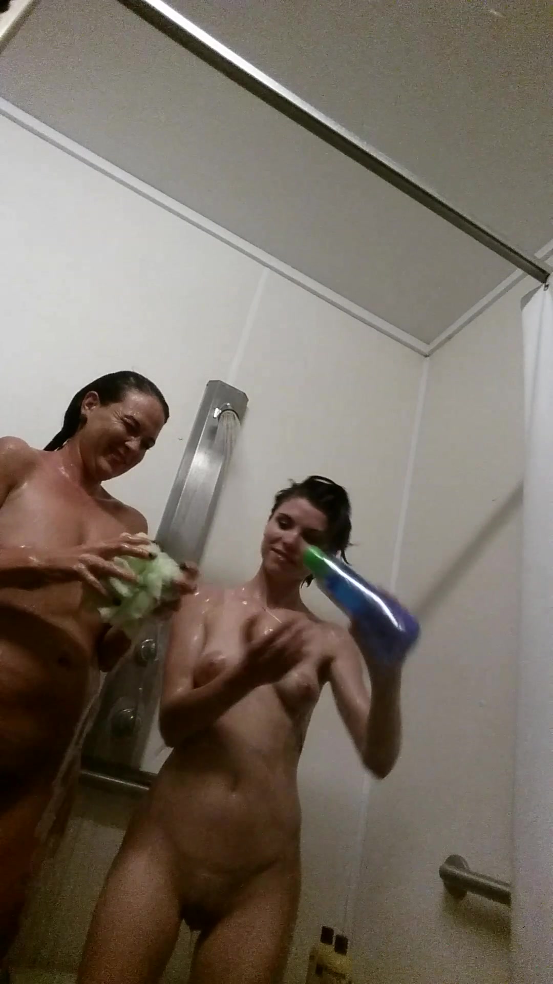 le_lea girl/girl random girl at camp shower - MFC naked video