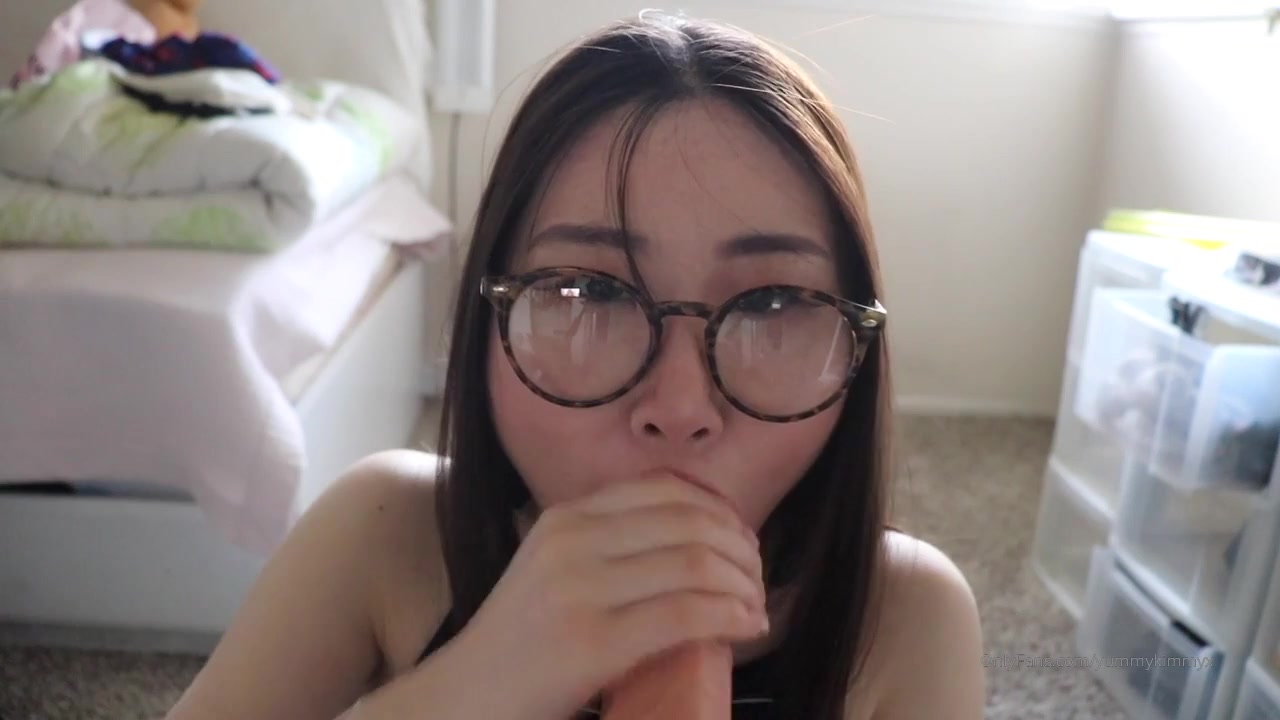 YummyKimmy closeup blowjob onlyfans